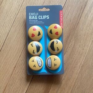 🆓! With any “Home” purchase $25 ⬆️ Kikkerland Emoji Bag Clips - Yellow and Black